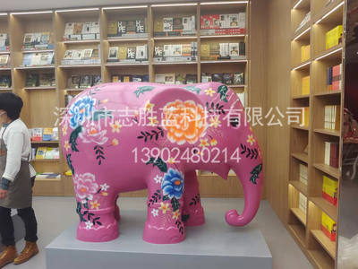 玻璃钢彩绘大象雕塑