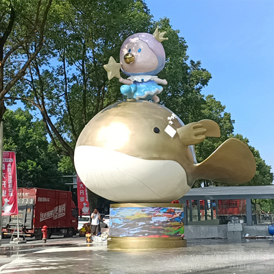 天虹广场鲸鱼雕塑